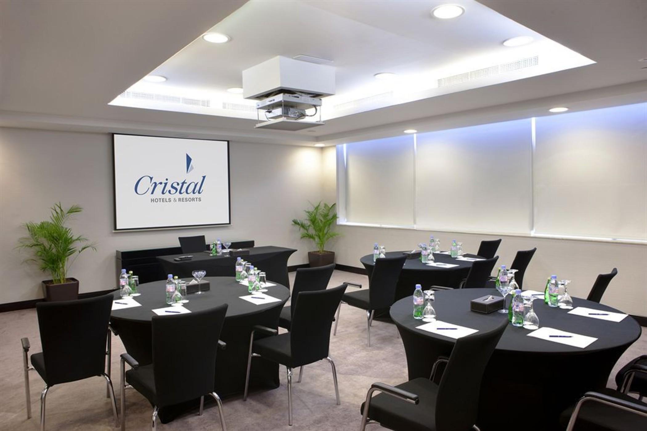 Cristal Hotel Abu Dhabi Exterior photo